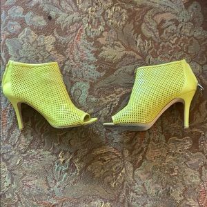 Claudia Ciuti Italian Made Yellow Heels